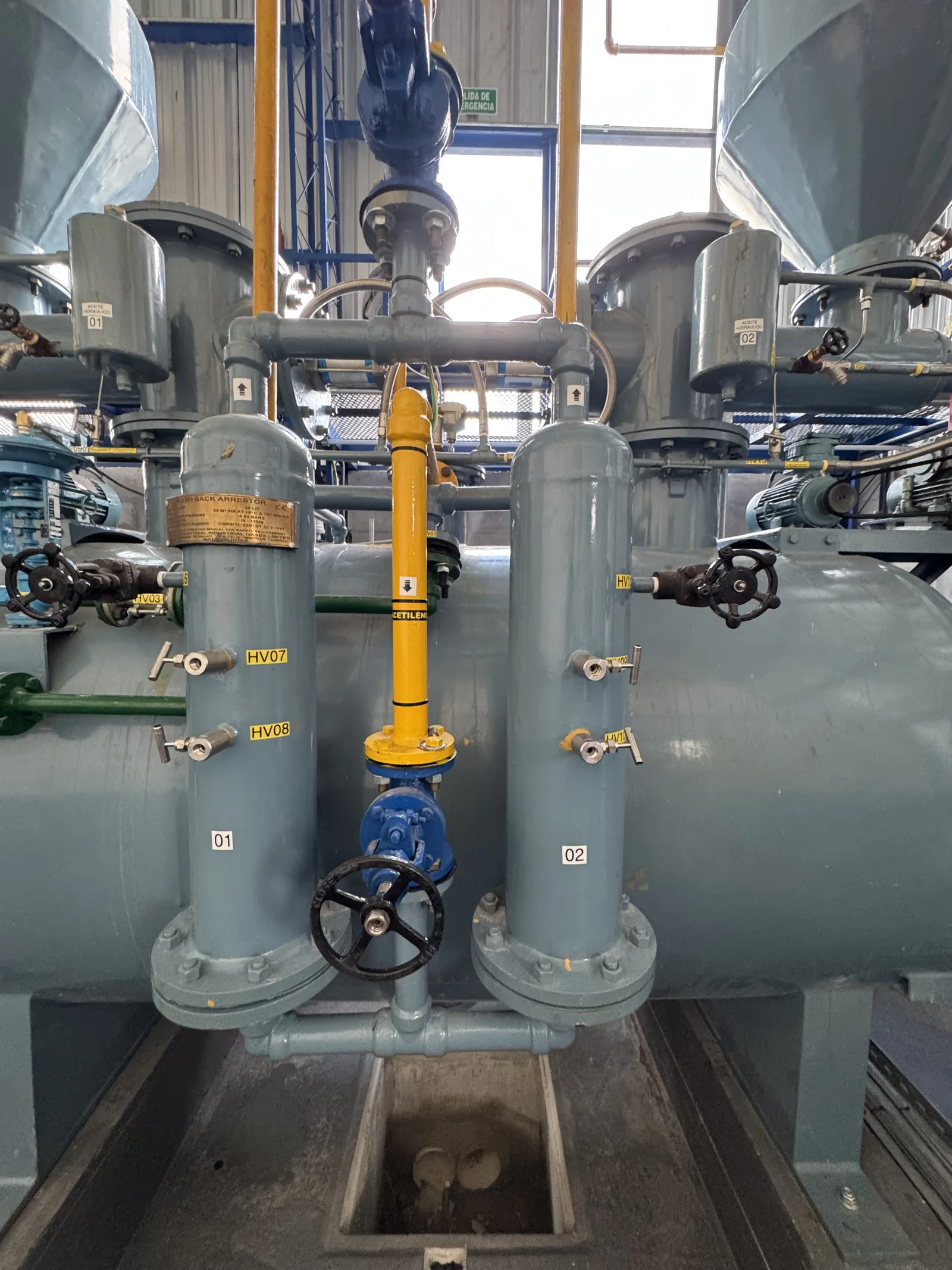 Flashback arrestor fitted in the gas line of an acetylene generating plant